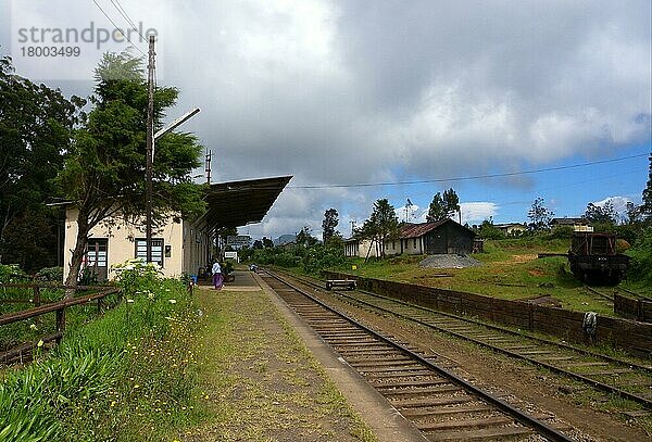 Ruhiger ländlicher Hochlandbahnhof  Pattipola  Zentrales Hochland  Sri Lanka  Dezember  Asien