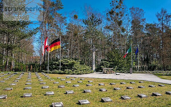 Die italienischen Ehrengräber litalia ai suoi caduti auf dem Waldfriedhof in Zehlendorf  Berlin  Deutschland  Europa