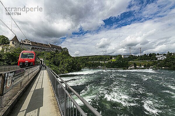 Rheinbrücke am Rheinfall  Schaffhausen  Schweiz  Europa