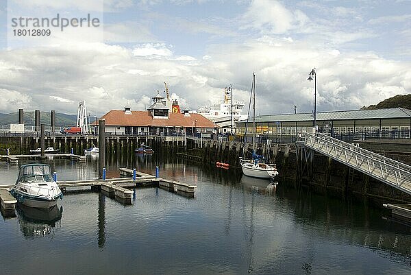 Ansicht des Hafens in der Küstenstadt Rothesay  Isle of Bute  Argyll and Bute  Schottland  Juli