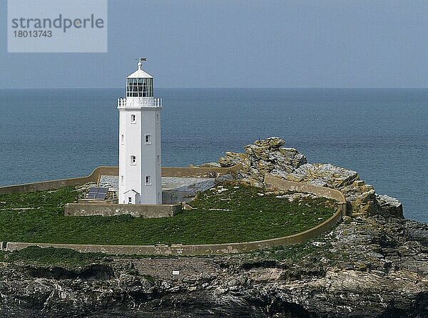 Ansicht des Leuchtturms auf der Küsteninsel  Godrevy Lighthouse  Godrevy Island  Cornwall  England  Großbritannien  Europa