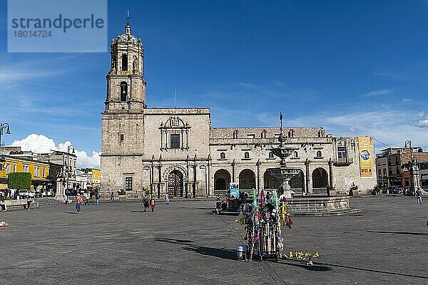 Platz von Valladolid und der Platz San Francisco de Assisi Unesco-Stätte Morelia  Michoacan  Mexiko  Mittelamerika
