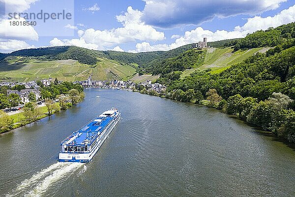 Flusskreuzfahrt Schiffsporaching Bernkastel Kues  Moseltal  Deutschland  Europa