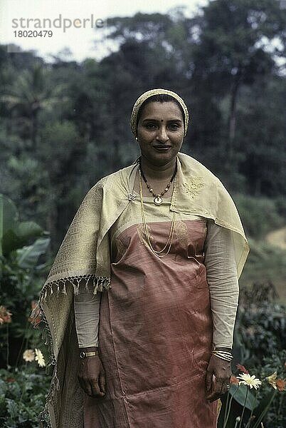 Kodava-Frau in ihrer traditionellen Kleidung in Madikeri  Mercara in Kodagu Coorg  Karnataka  Indien  Asien