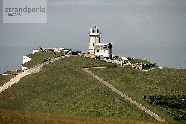 1831 begann der Bau des Leuchtturms Belle Tout auf der nächsten Landzunge westlich von Beachy Head. Da Nebel und niedrige Wolken das Licht von Belle Tout verdecken konnten  wurde ein weiterer Leuchtturm im Meer unterhalb von Beachy Head gebaut. Belle