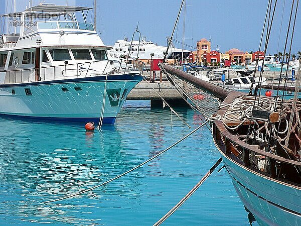 Jacht  Yacht  Jachten  Yachten  Segelschiff  Marina  Jachthafen  Hurghada  Ägypten  Afrika