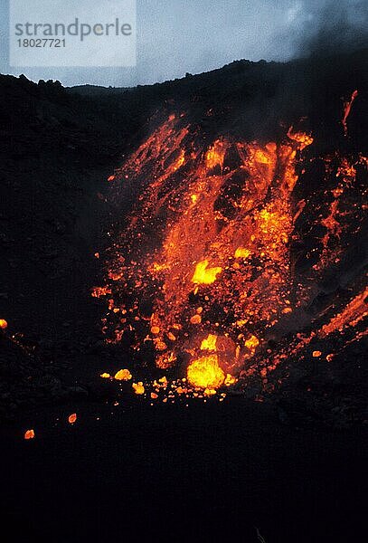 Vulkanausbruch mit Lavastrom  Vulkan Eldfell  Heimaey  Westmänner-Inseln  Island  1973  Europa