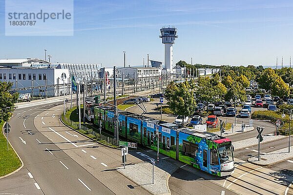 Terminal  Tower  Straßenbahn am Flughafen Erfurt-Weimar (ERF) in Erfurt  Deutschland  Europa