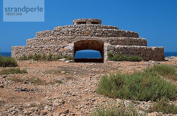 Old Fortress  Punta Nati  Menorca  Balearic Islands  Spain  Alte Verteidigungsanlage  Balearen  Spanien  Europa  Querformat  horizontal  Europa