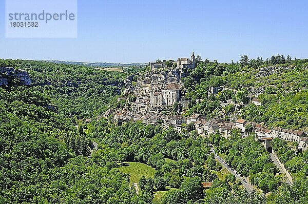 Basilika Saint-Sauveur  Rocamadour  Wallfahrtsort  Jakobsweg  Departement Lot  Midi-Pyrenees  Frankreich  Europa