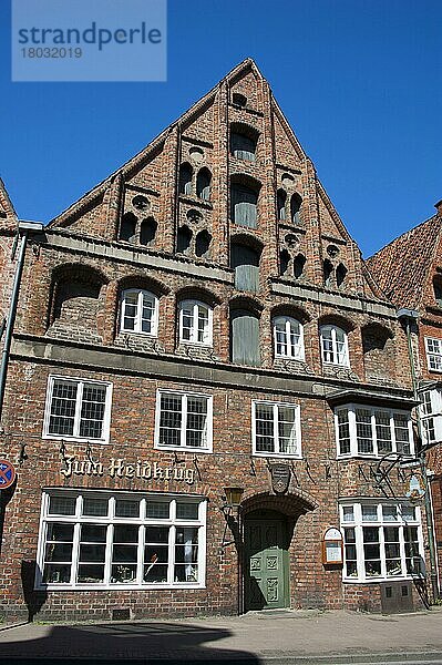 Restaurant Zum Heidkrug  Giebelfachwerkhaus  Giebelhaus  Am Berge  Lüneburg  Niedersachsen  Deutschland  Europa