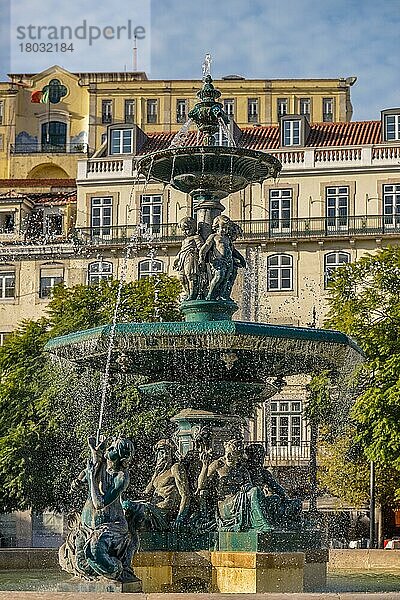 Springbrunnen  Rossio-Platz  Altstadt  Lissabon  Portugal  Europa