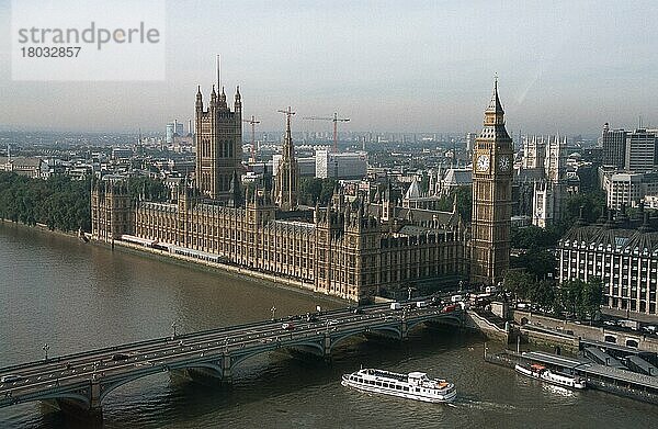 Ausflugsboot auf der Themse  mit Big Ben und Parlamentsgebäude  London  England  Houses of Parliament