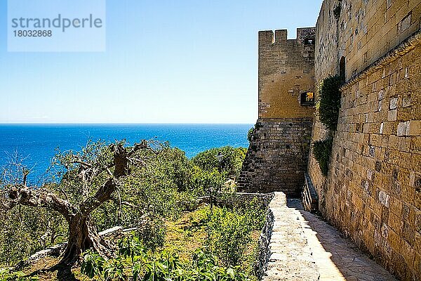 Burgmauer von Castro Oberstadt  Apulien  Castro  Apulien  Italien  Europa