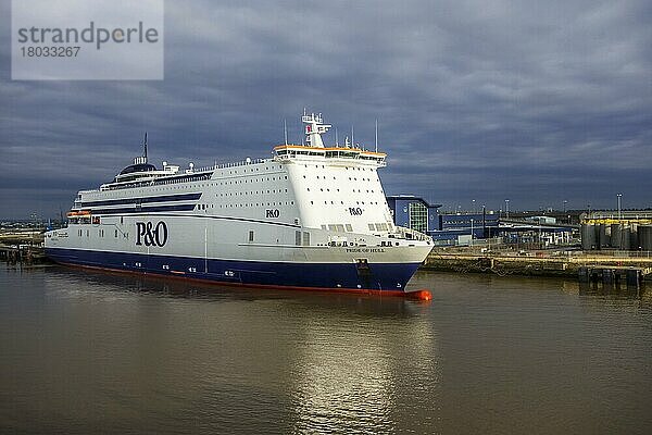 MS Pride of Hull  Passagier- und Fracht-Roll-on/Roll-off-Schiff von P&  O North Sea Ferries im Hafen von Hull bei Kingston upon Hull  England  UK