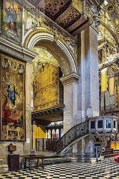 Innenraum der Kathedrale Santa Maria Maggiore  Bergamo  Lombardei  Italien  Bergamo  Lombbardei  Italien  Europa