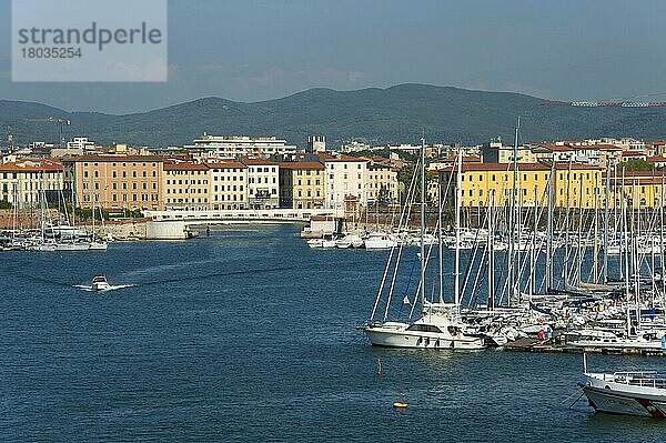 Hafen  Livorno  Italien  Leghorn  Europa