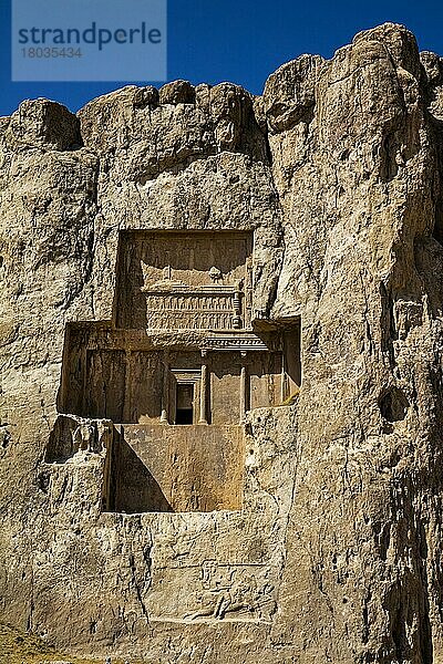 Felsgrab von Darius II. Relief von Bahram II. Naqsch-e Rostam  Felsgräber der Großkönige  Naqsch-e Rostam  Iran