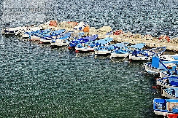 Fischerboote  Hafen  Gallipoli  Provinz Lecce  Apulien  Italien  Europa