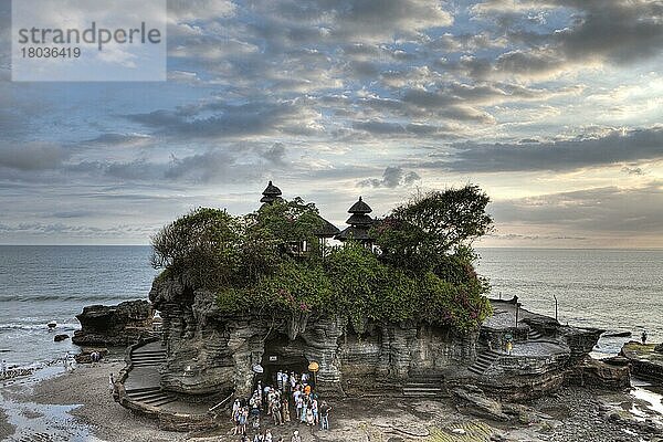 Meerestempel Pura Tanah Lot  Kleine Sunda-Inseln  Bali  Indonesien  Asien