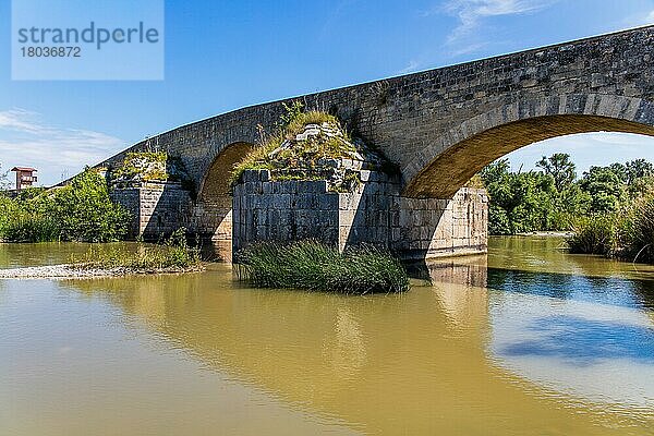 Ponte Romano bei Canosa di Puglia aus dem 1. Jhd. n. Chr. Apulien  Canosa di Puglia  Apulien  Italien  Europa
