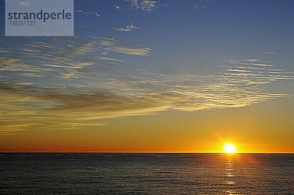 Sonnenaufgang  Mittelmeer  Meer  Altea  Costa Blanca  Provinz Alicante  Spanien  Europa