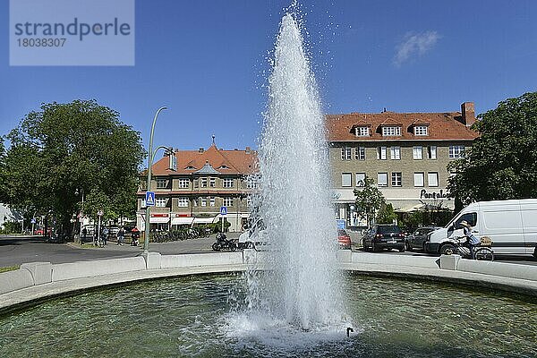 Brunnen  Ludolfingerplatz  Frohnau  Reinickendorf  Berlin  Deutschland  Europa