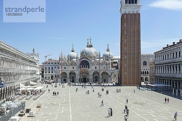 Erhöhte Ansicht des Markusplatzes  Venedig  Italien  Europa