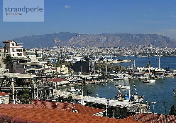 Marina  Piräus  Athen  Griechenland  Europa