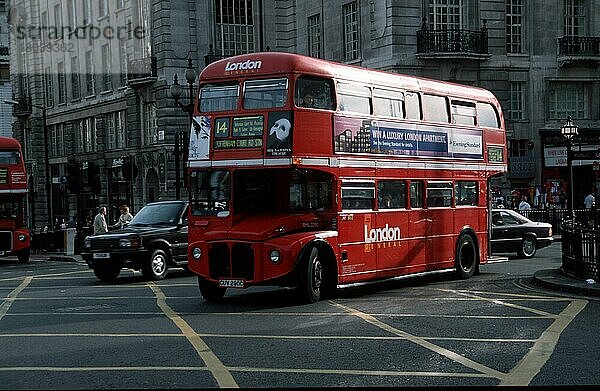 Bus  London  England  Great Britain  Doppeldeckerbus  Großbritannien  Europa  Querformat  horizontal  Europa
