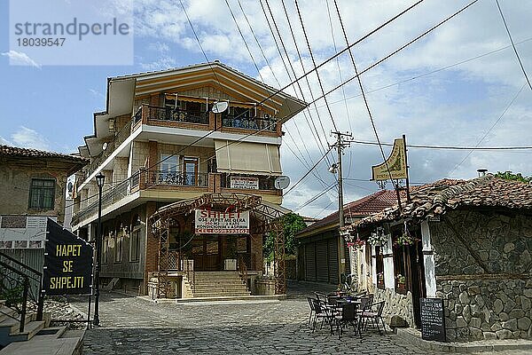 Apartmenthaus und Restaurant Porta e Kalase  Altstadt  Elbasan  Elbasani  Albanien  Europa