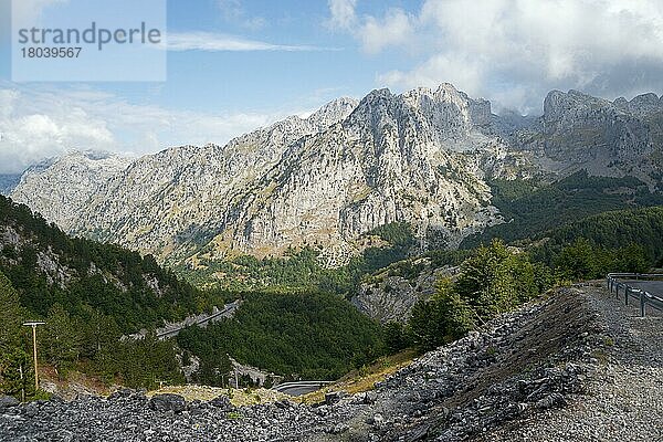 Blick vom Thora-Pass  Albanische Alpen  Albanien  Europa