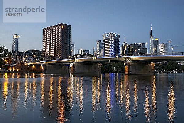 Bürogebäude  Hochhäuser  Untermainkai  Frankfurt am Main  Hessen  Deutschland  Europa