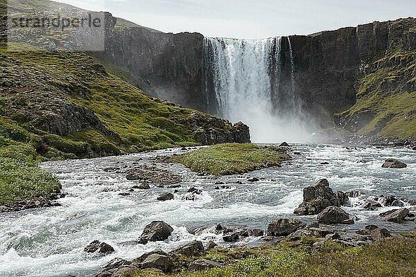 Wasserfall  Gufufoss  Fluß Fjardara  Island  Europa