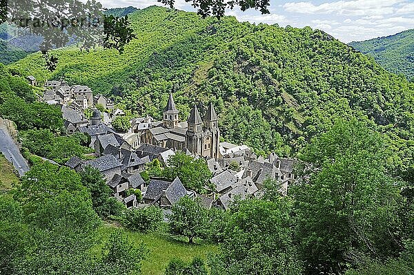 Klosterkirche Abbataille Sainte Foy  Conques  Jakobsweg  Departement Aveyron  Midi-Pyrenees  Frankreich  Europa