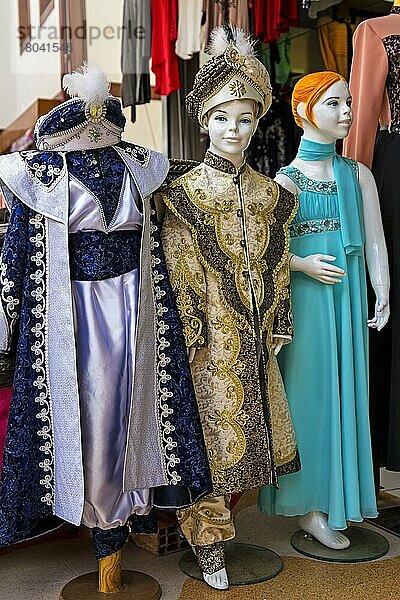 Traditionelle Kleidung  orientalischer Basar  Ankara  Türkei  Ankara  Türkei  Asien