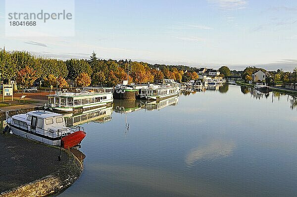 Hafen  Briare  Departement Loiret  Centre  Frankreich  Europa