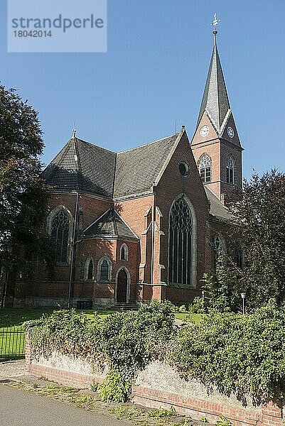 Kirche  Lahde  Petershagen  Minden-Lübbecke  Ostwestfalen-Lippe  Nordrhein-Westfalen  Deutschland  Europa