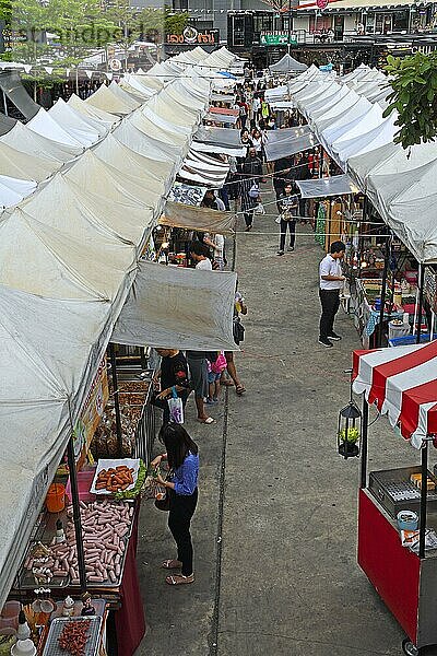 Chillva Markt  Phuket  Thailand  Asien