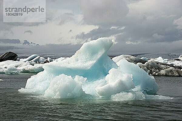 Eisschollen  Gletschersee  Jökulsarlon  Island  Europa