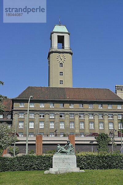 Rathaus  Carl-Schurz-Strasse  Spandau  Berlin  Deutschland  Europa