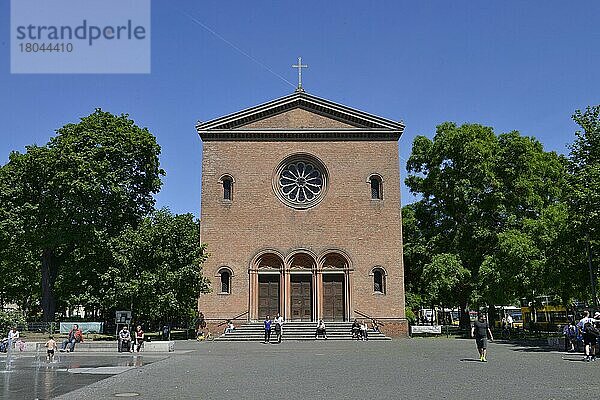 Alte Nazarethkirche  Leopoldplatz  Wedding  Mitte  Berlin  Deutschland  Europa