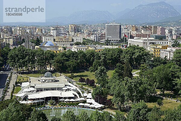 Stadtzentrum mit Rinia-Park  Skanderbeg-Platz  Blick vom Sky Tower  Tirana  Albanien  Europa