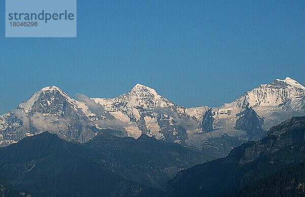 Alpes  View from Beatenberg  Switzerland  Alpen  Eiger  Mönch und Jungfrau  Blick von Beatenberg (Europa) (Landschaften) (landscapes) (Gebirge) (Berge) (mountains) (Querformat) (horizontal)  Schweiz  Europa