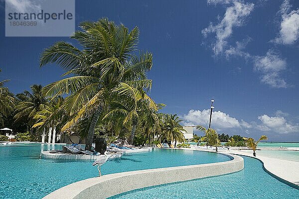 Pool  Hotelanlage  Insel Kandooma  Sued-Male-Atoll  Schwimmbecken  Swimmingpool  Malediven  Asien