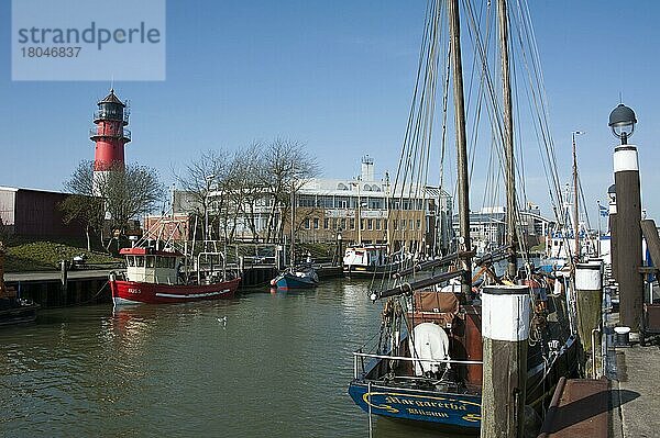 Leuchtturm  Museumshafen  Nordseebad Büsum  Dithmarschen  Schleswig-Holstein  Deutschland  Europa