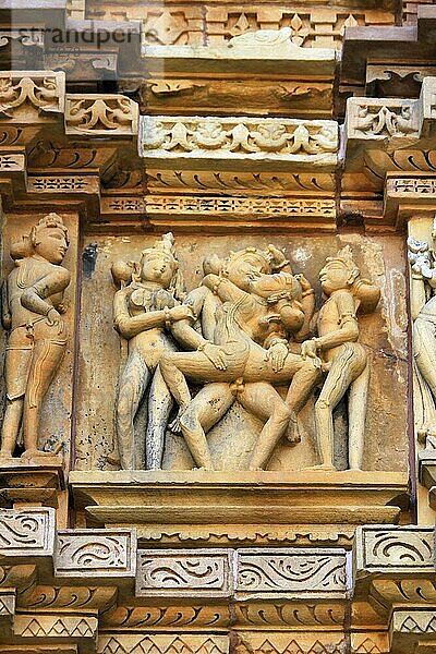 Erotische Schnitzerei  Khajuraho  Madhya Pradesh  Indien  Asien