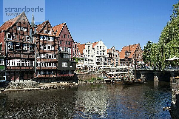 Hafen  Schiff  Salzewer  Ilmenau  Am Stintmarkt  Lüneburg  Niedersachsen  Deutschland  Europa