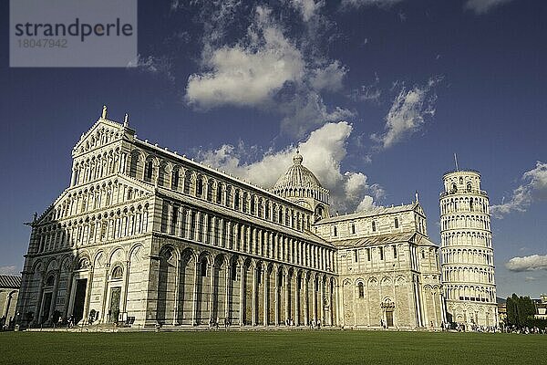 Dom von Pisa  Duomo und Glockenturm  Schiefer Turm von Pisa  Piazza dei Miracoli  Pisa  Toskana  Italien  Europa