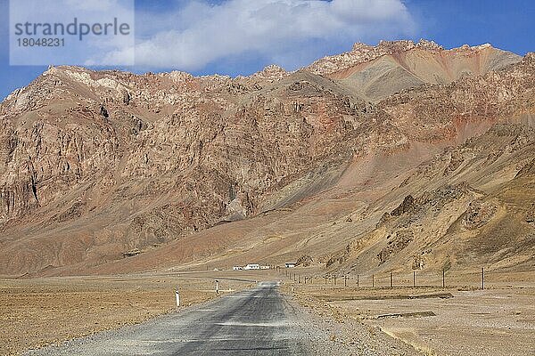 Pamir Highway  M41  der das Pamirgebirge durchquert  Provinz Gorno-Badachschan  Tadschikistan  Asien